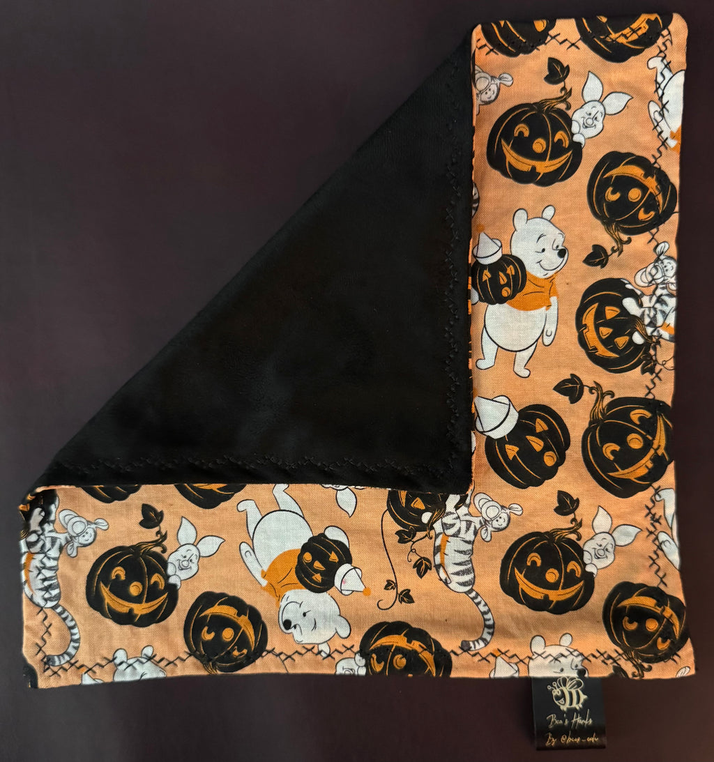 Pooh and friends Halloween cotton/microsuede edc Hank