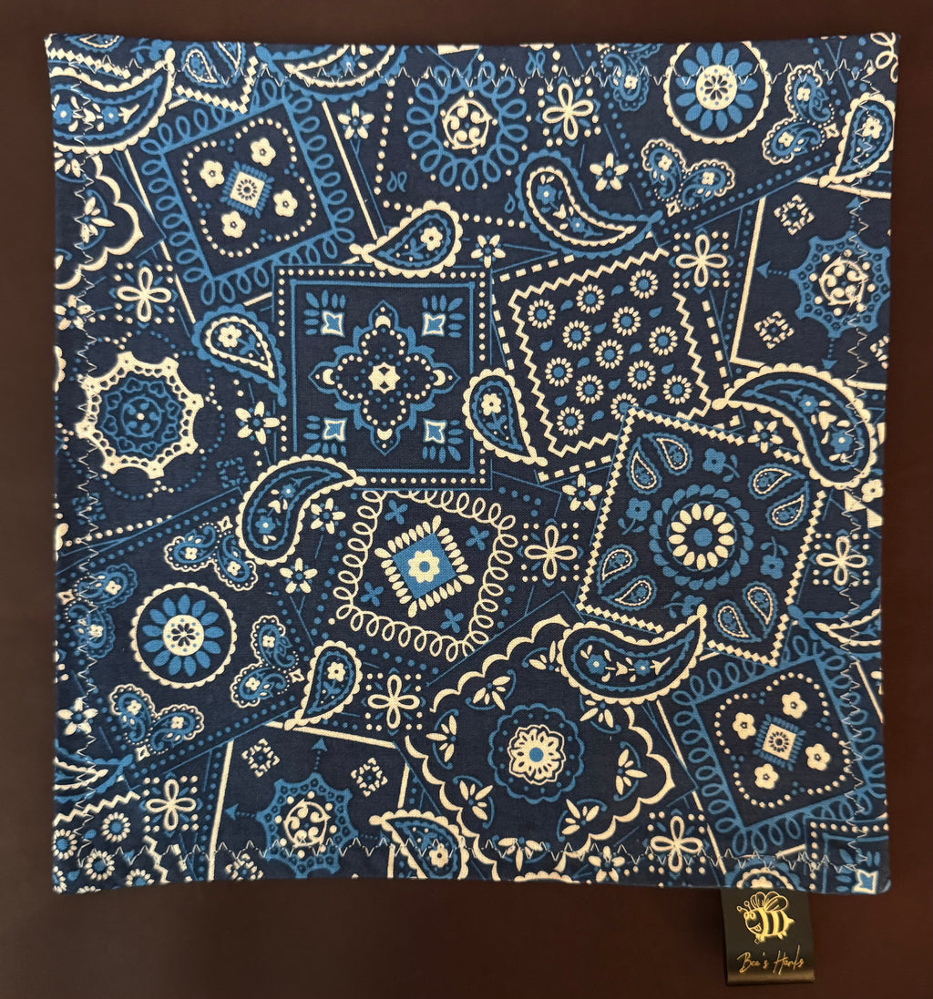 Blue paisley edc hank with glow thread