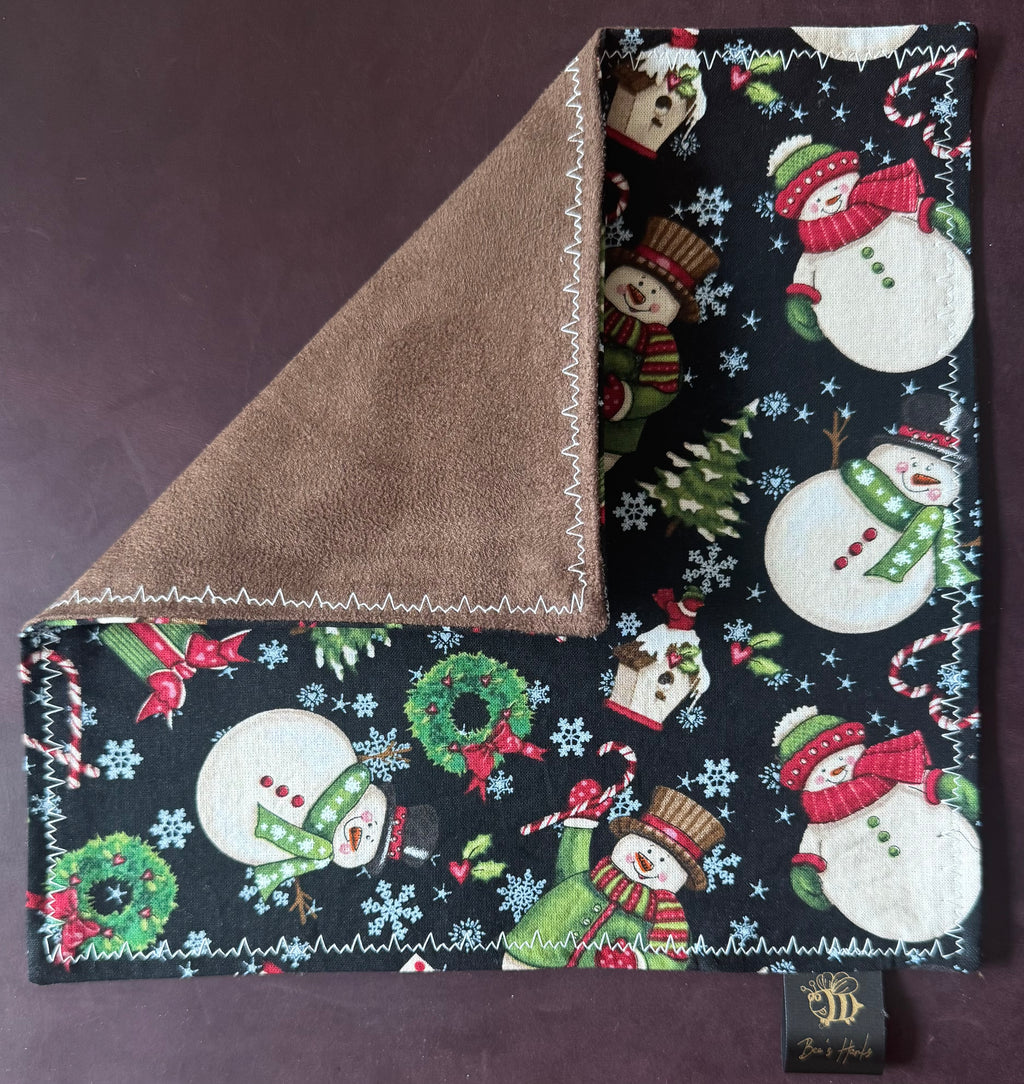 Snowman ⛄️ v3 edc hank with brown microsuede backing