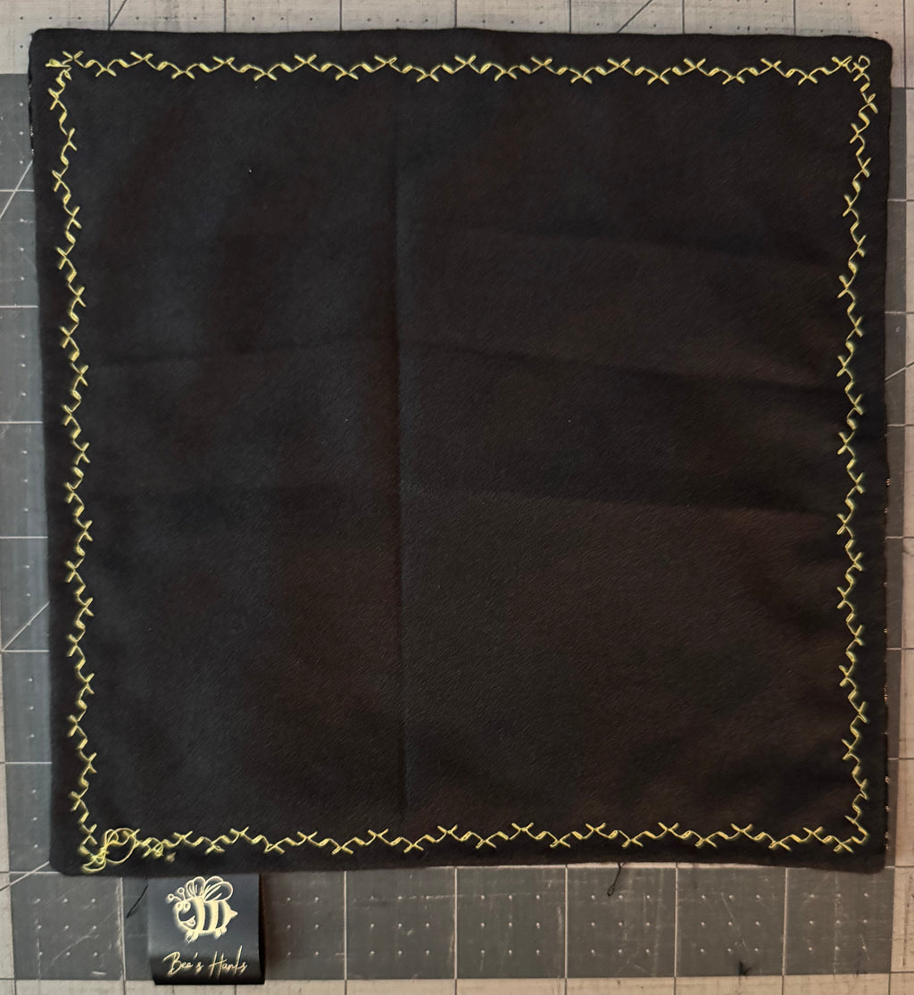 Black and Gold paisley edc hank with glow thread.