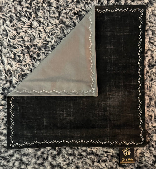 Acid brushed black cotton/microfiber edc hank with glow thread